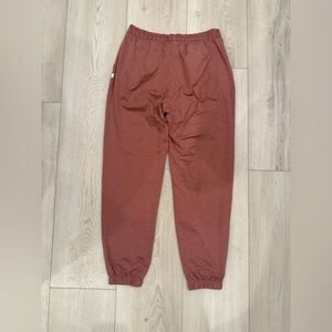 Vuori Women's burnt orange/cinnamon size small boyfriend joggers